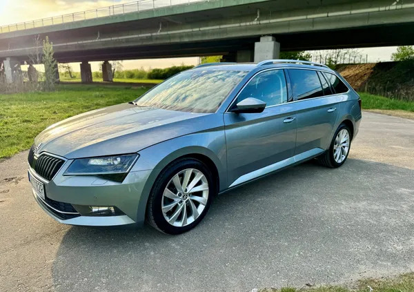 skoda Skoda Superb cena 84000 przebieg: 121800, rok produkcji 2017 z Wrocław